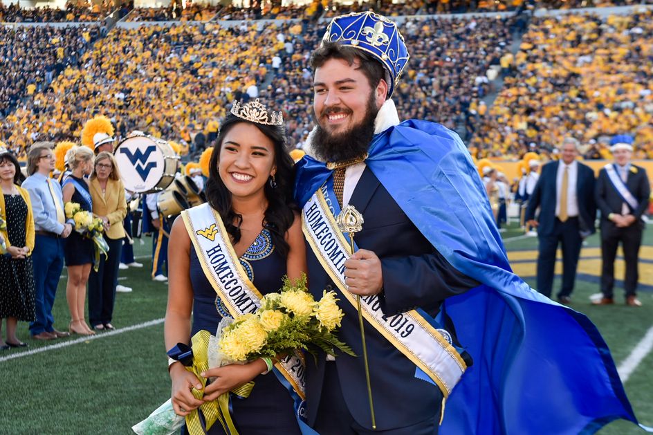 Crowning of the 2019 Homecoming king and queen Thaiddeus Dillie and Teresa Hoang.